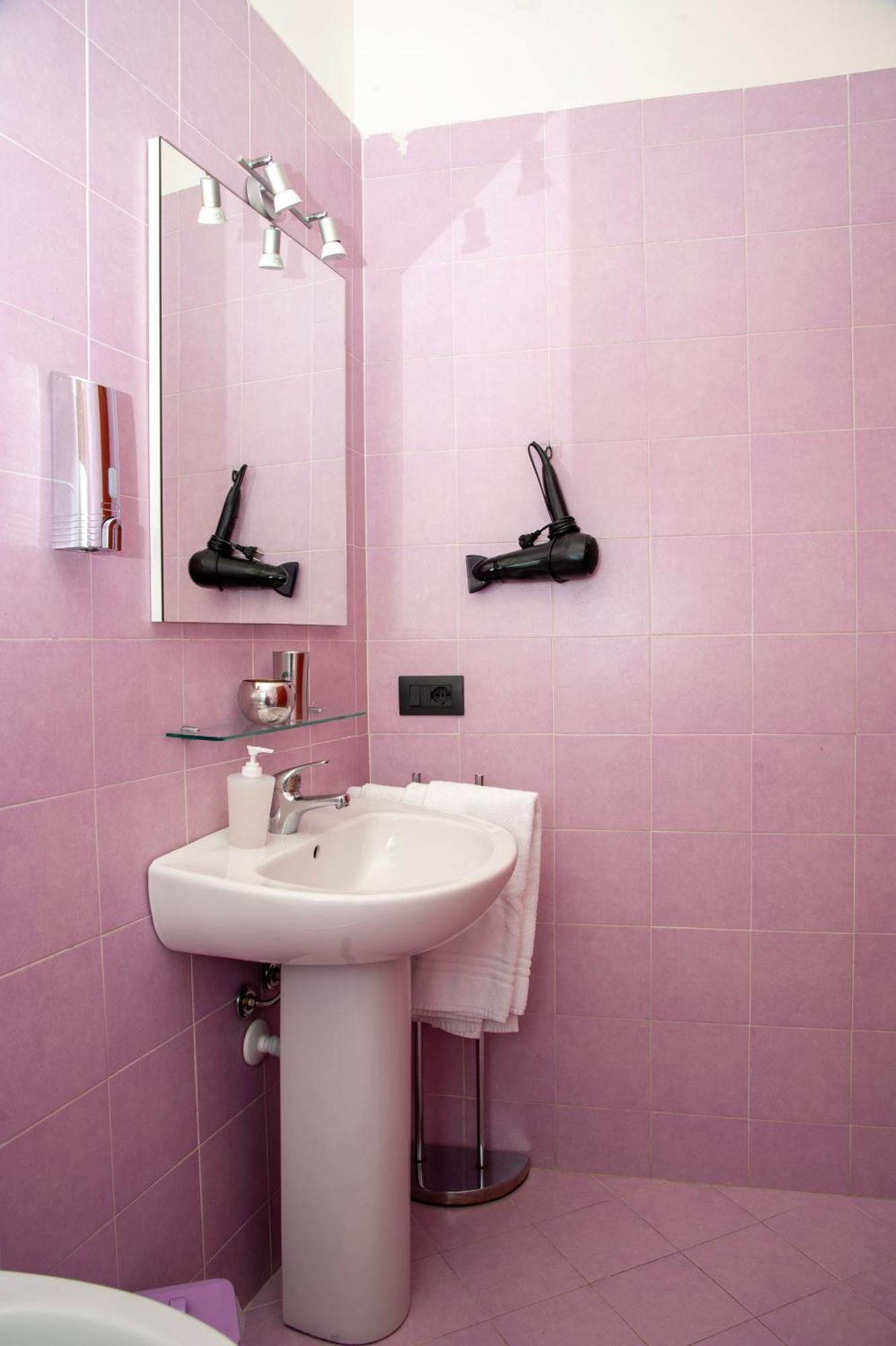Palazzo Carafa Della Spina Room And Apartment Nápoly Kültér fotó
