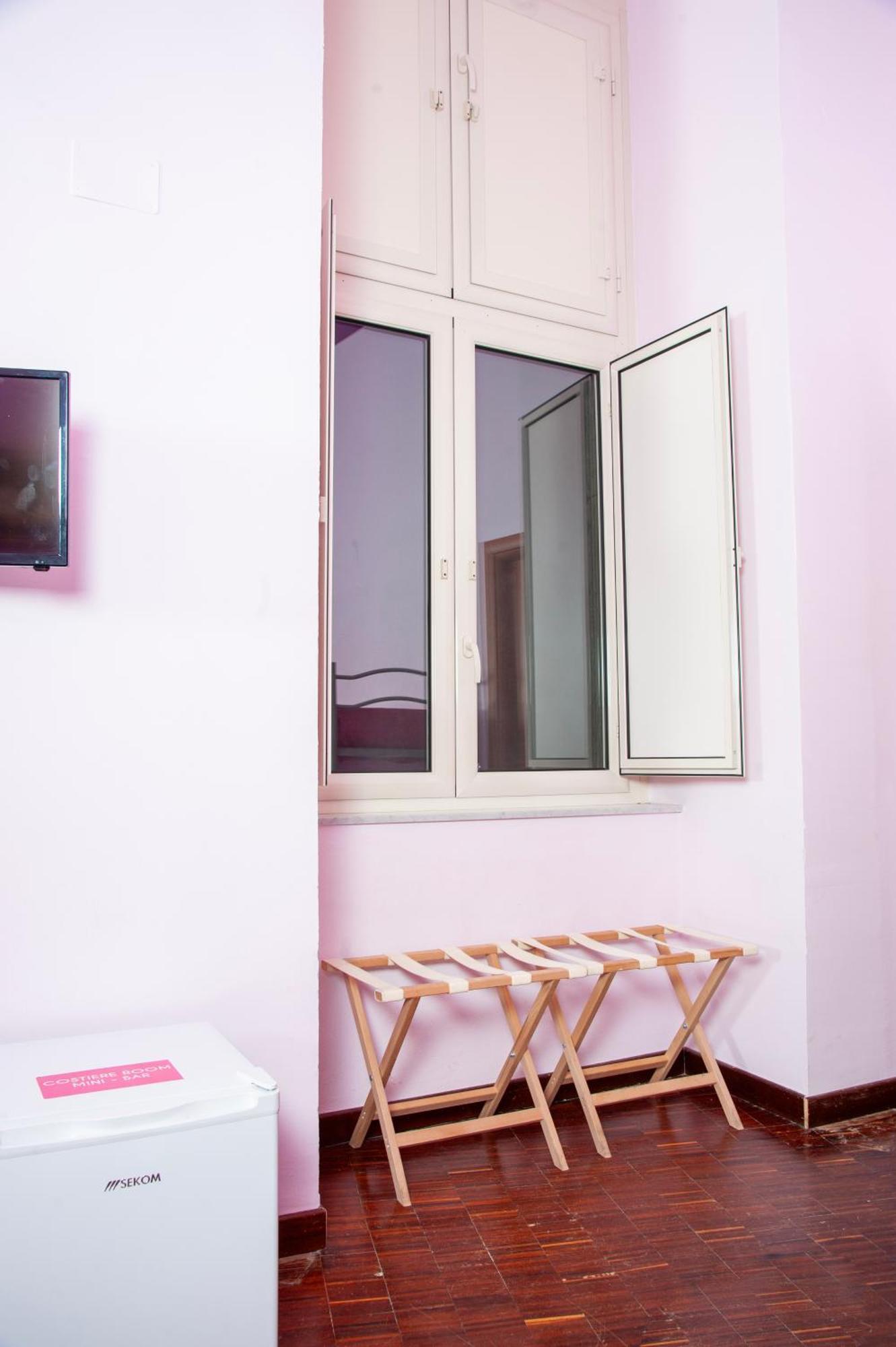 Palazzo Carafa Della Spina Room And Apartment Nápoly Kültér fotó