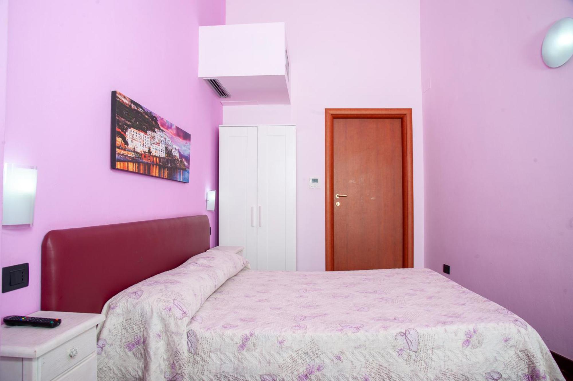 Palazzo Carafa Della Spina Room And Apartment Nápoly Kültér fotó