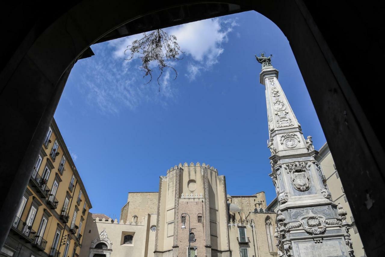 Palazzo Carafa Della Spina Room And Apartment Nápoly Kültér fotó