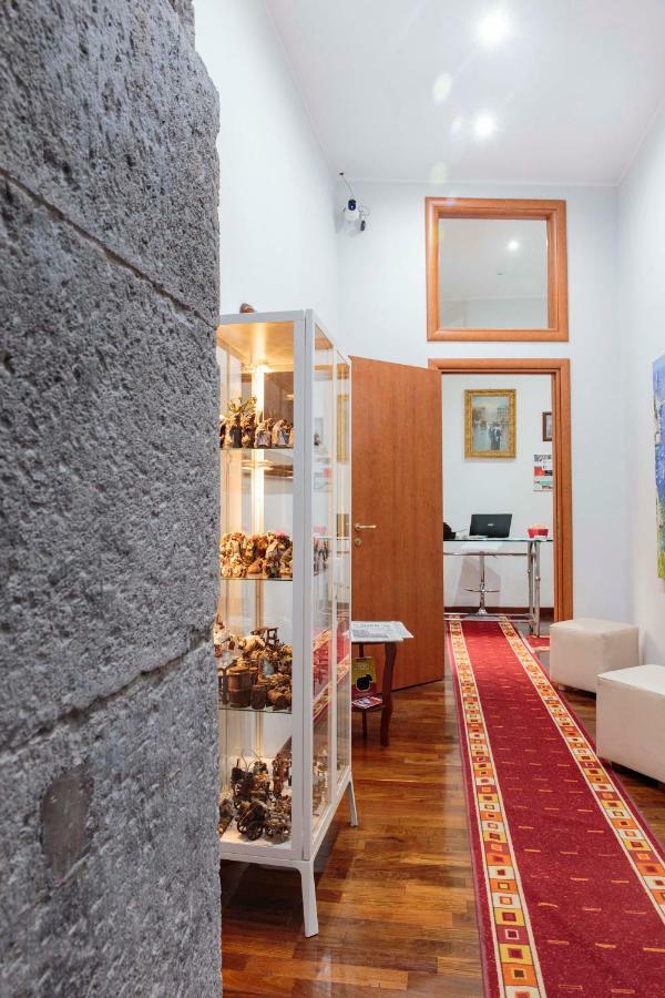 Palazzo Carafa Della Spina Room And Apartment Nápoly Kültér fotó