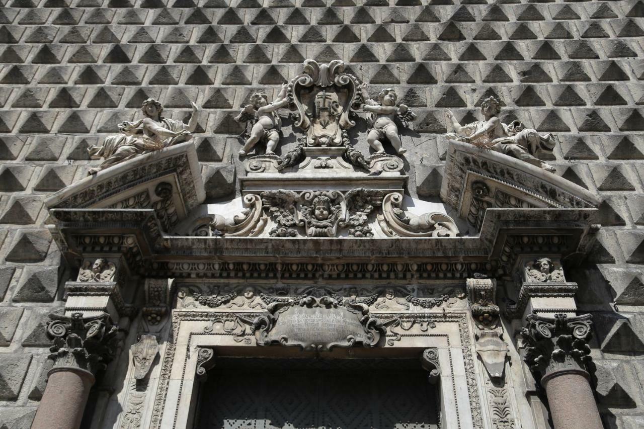 Palazzo Carafa Della Spina Room And Apartment Nápoly Kültér fotó